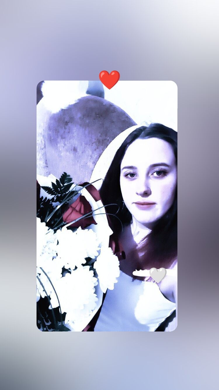  49336757  Victoria, 19 ,    