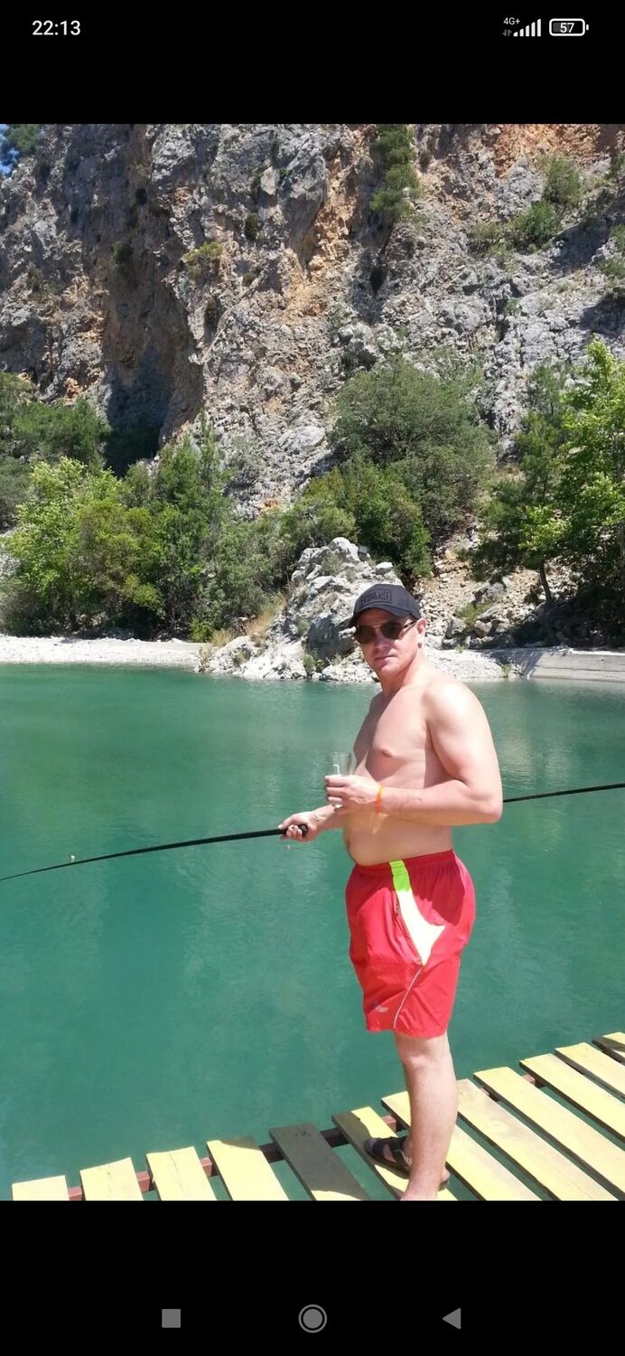  30493177  Sergei, 41 ,    