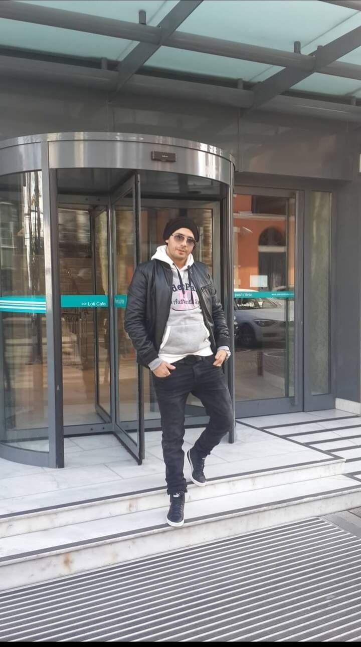  43560687  Nadal, 30 ,    -