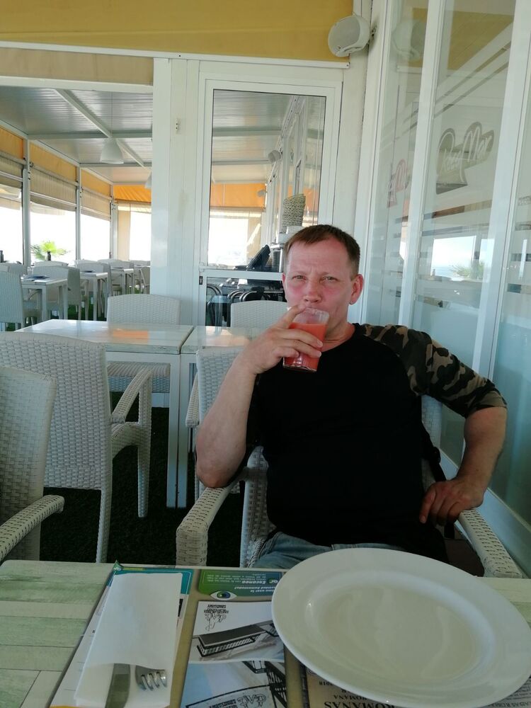  ,   Sergei, 49 ,   ,   , c 
