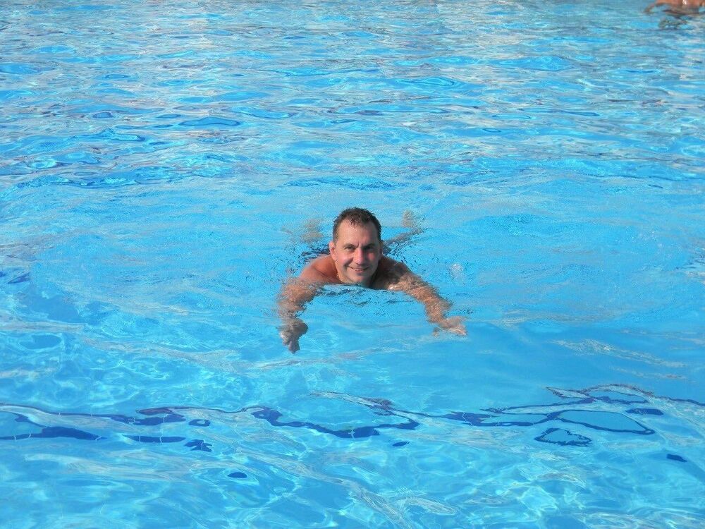  38806717  Kirill, 42 ,    