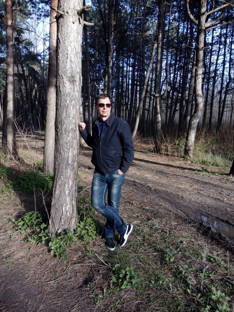  --,   Stefan, 42 ,   ,   