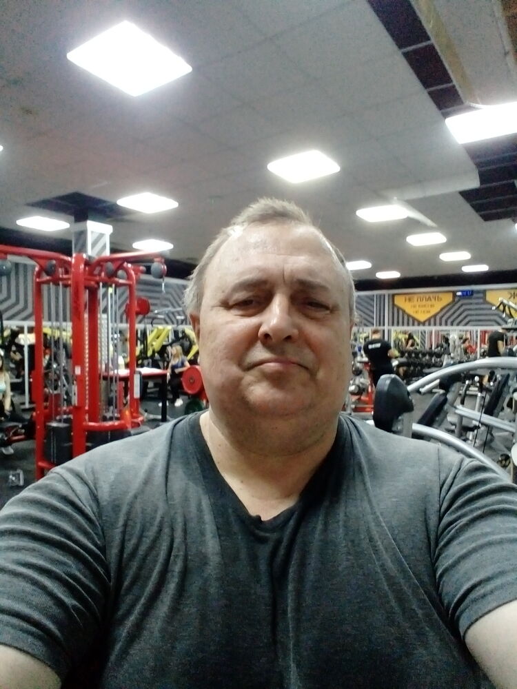  30821927  Viktor, 64 ,    