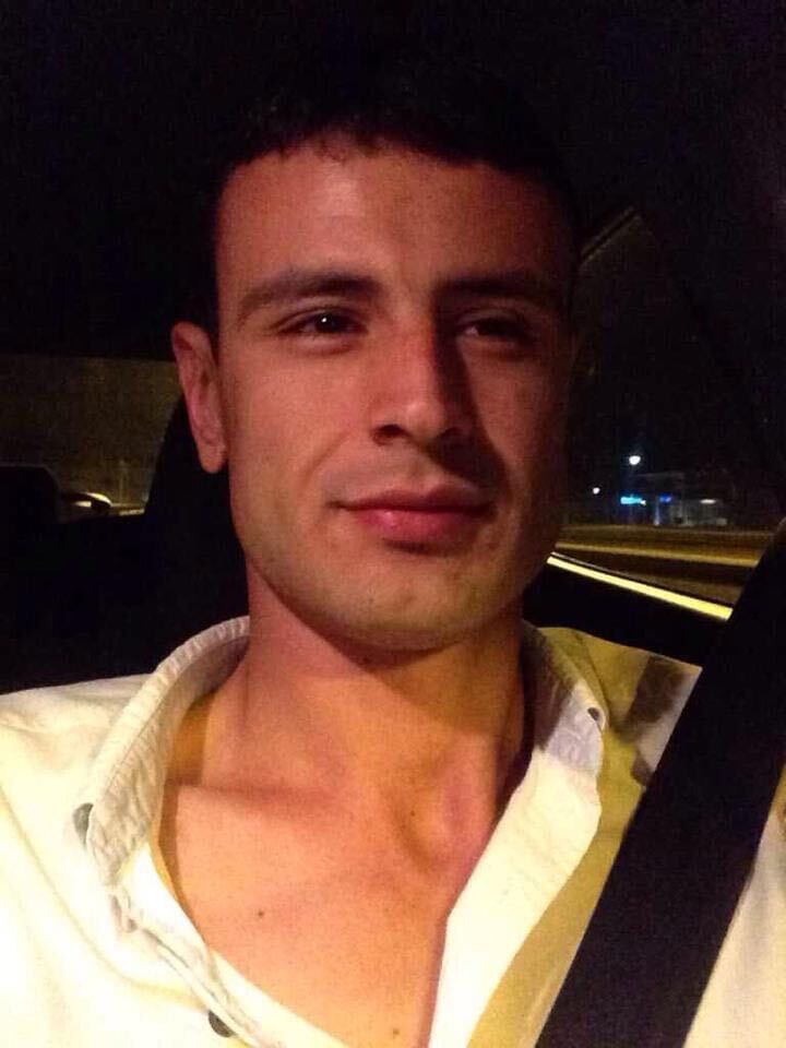  37588477  Arjen, 43 ,    