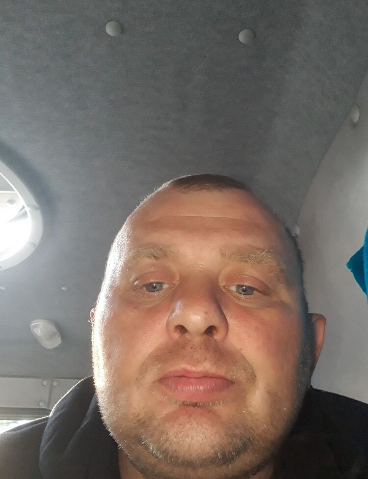  16275637  Maga, 48 ,    