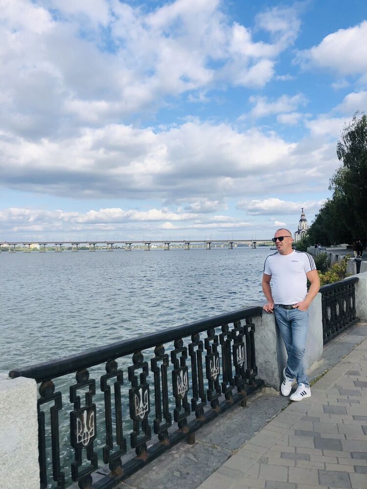  ,   Vlad, 42 ,   ,   , c , 