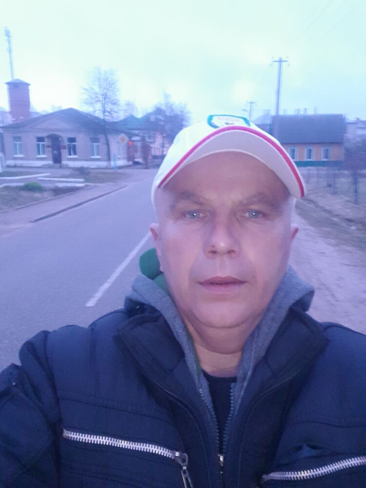  28443937  , 52 ,    