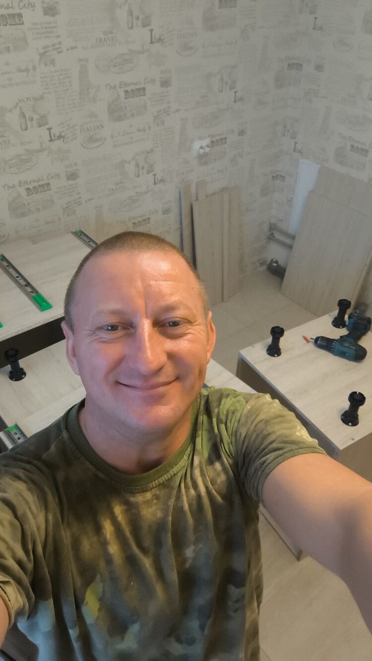  48382827  , 44 ,    