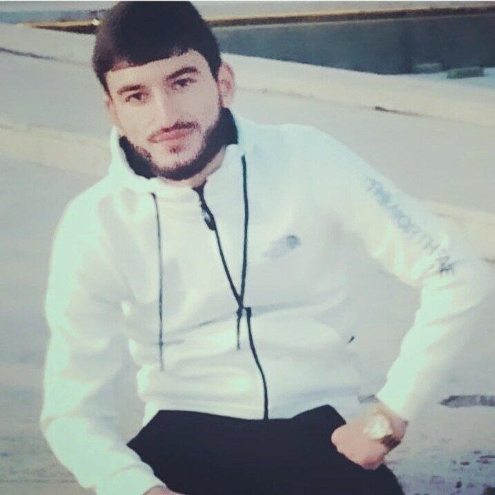  42663497  Sarqis, 23 ,    