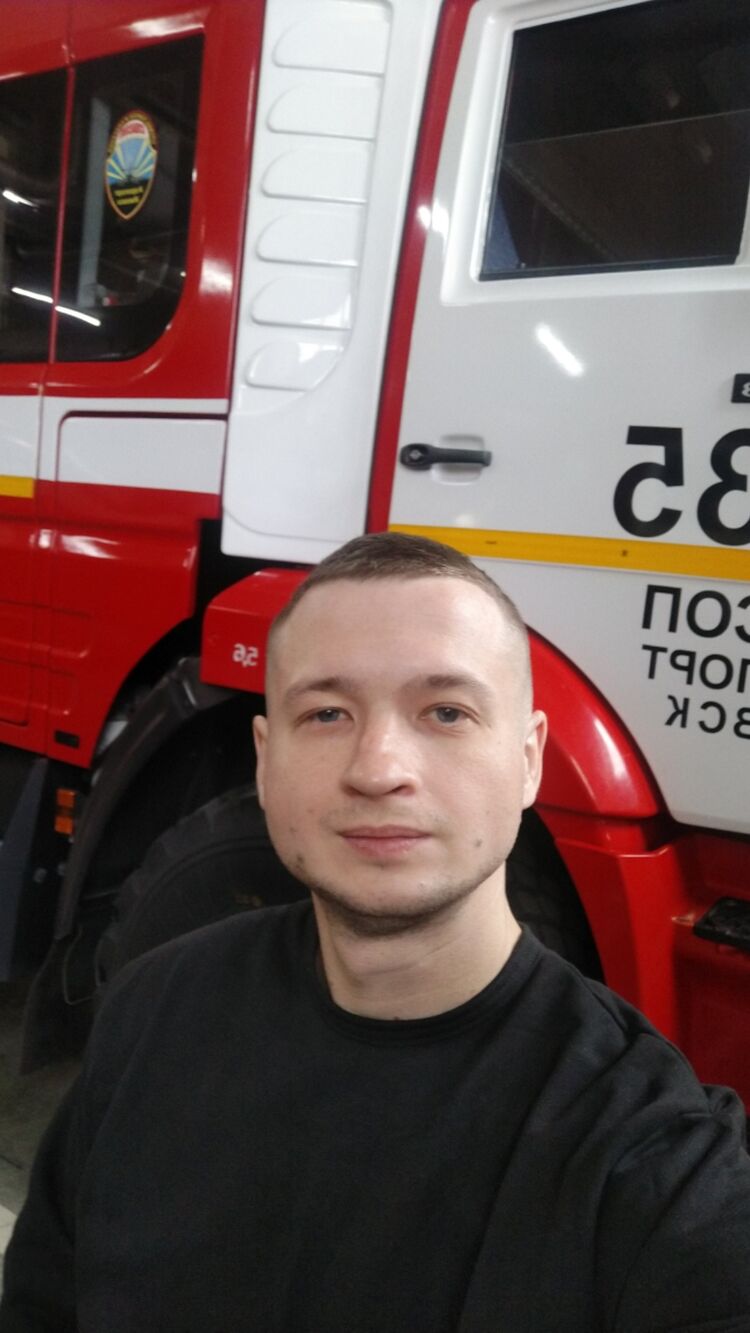  46551017  Ivan, 32 ,    
