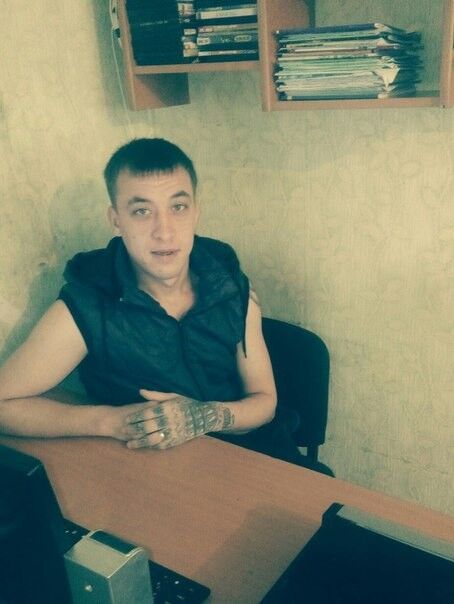  ,   Evgenii, 32 ,   ,   , c 