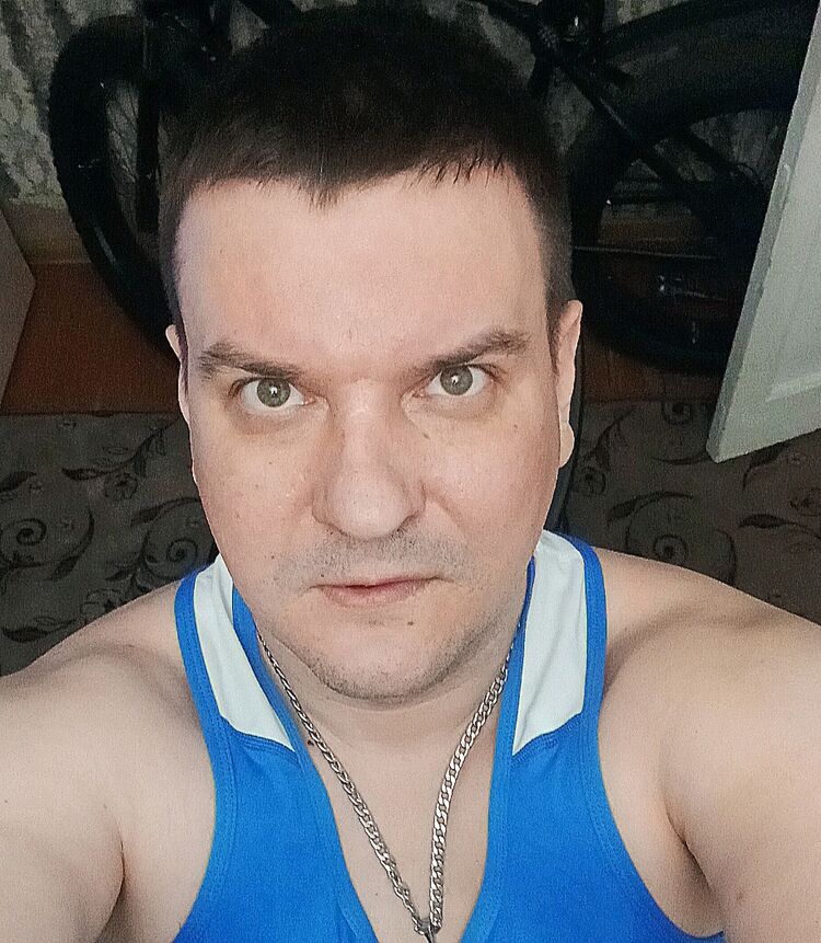  49948667  Mikhail, 41 ,     