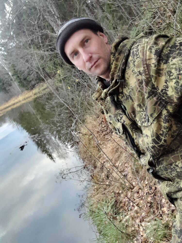  30496267  Igor, 37 ,    