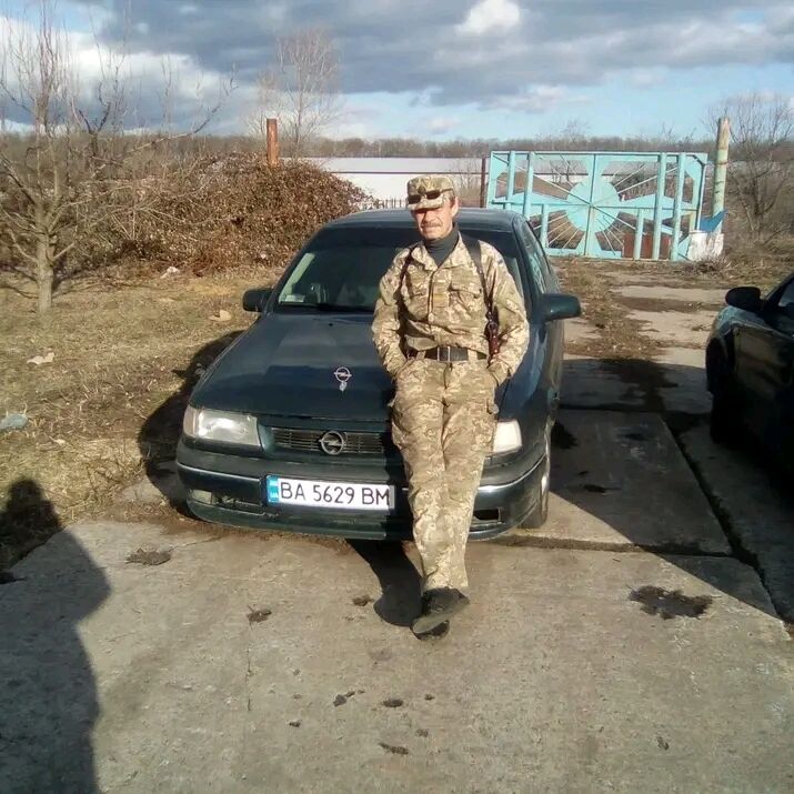  47013787  Viktor, 62 ,    