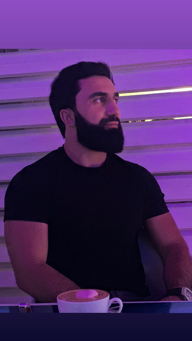  ,   Huseyn, 32 ,     , c 