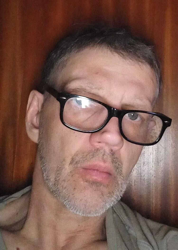  34484897  Serge, 46 ,    