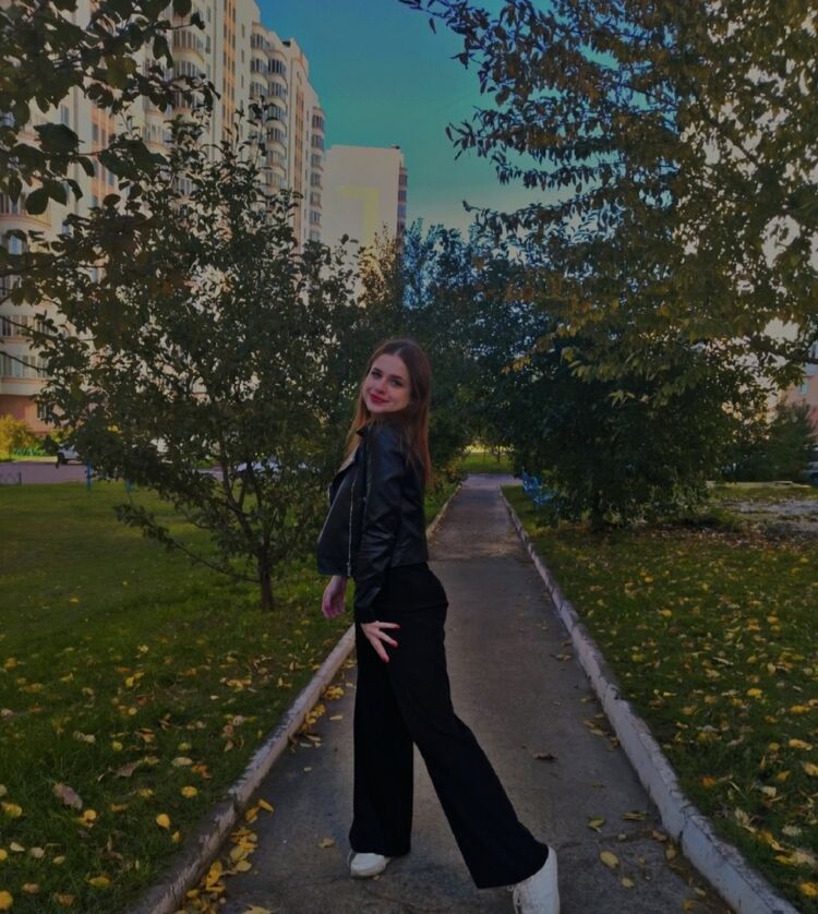  30008517  Yuliya, 23 ,    
