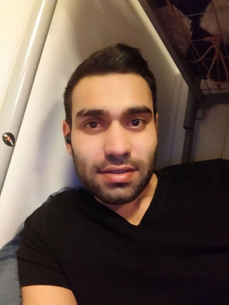  47548617  Onur, 31 ,    
