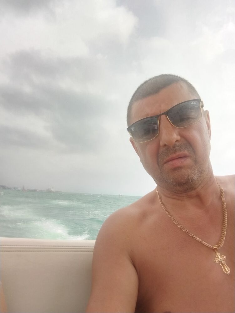  53329897  Sergey, 51 ,    