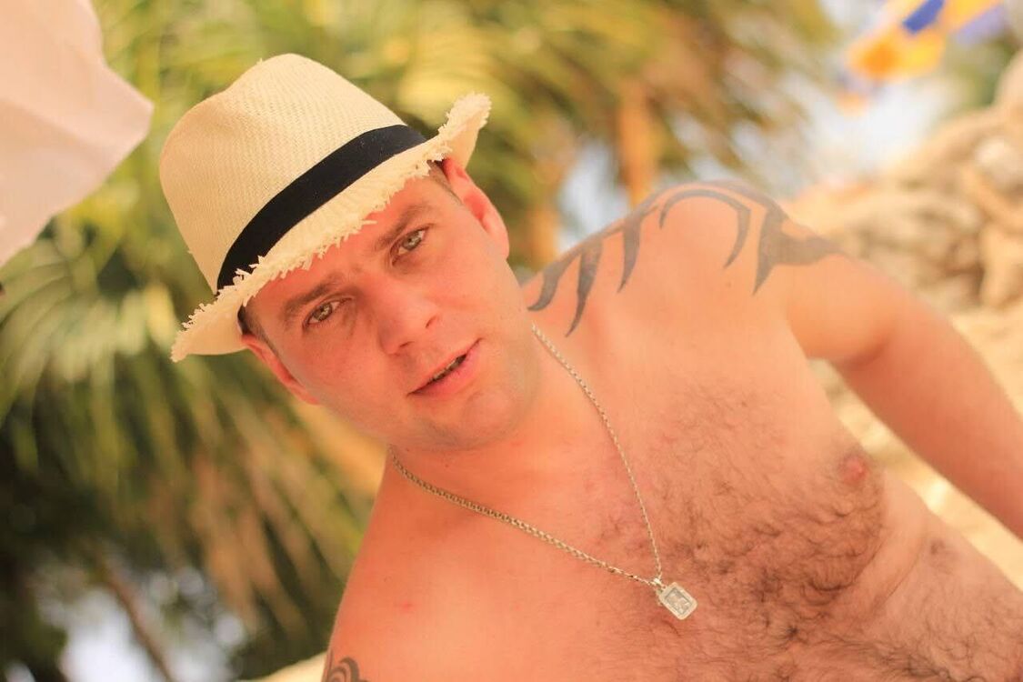  35798157  , 43 ,    -