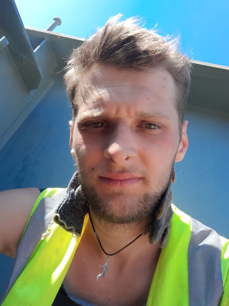  35308997  Vitaly, 95 ,    