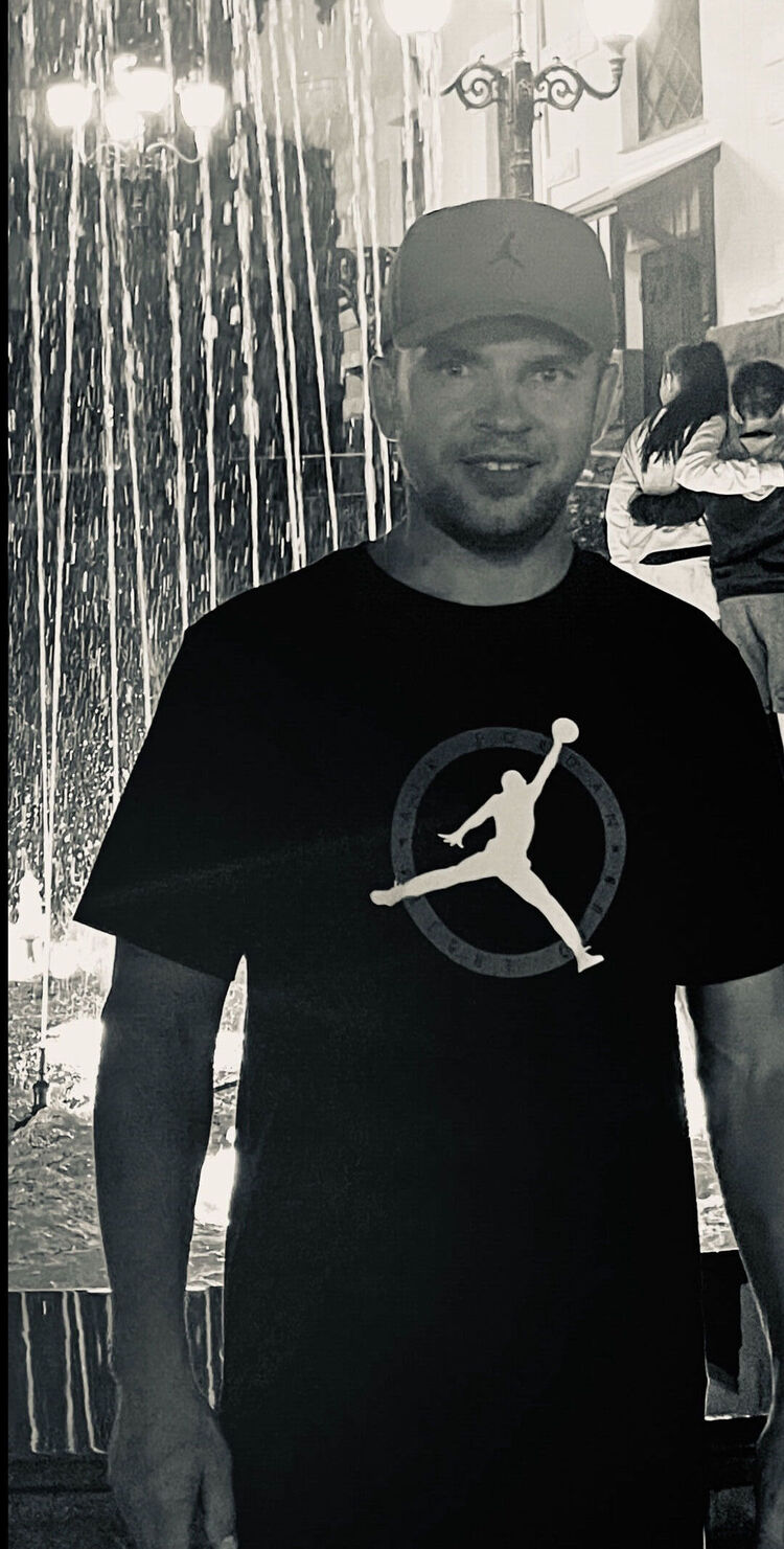  49263267  Nik, 43 ,    Miami Beach