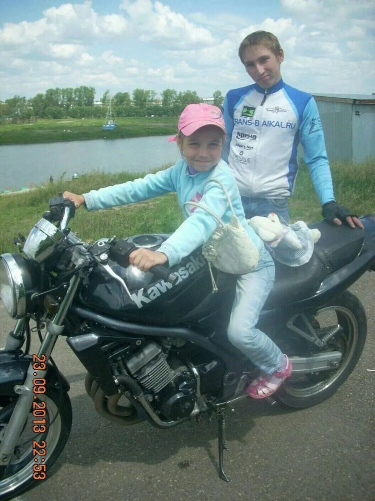  49656137  , 32 ,    