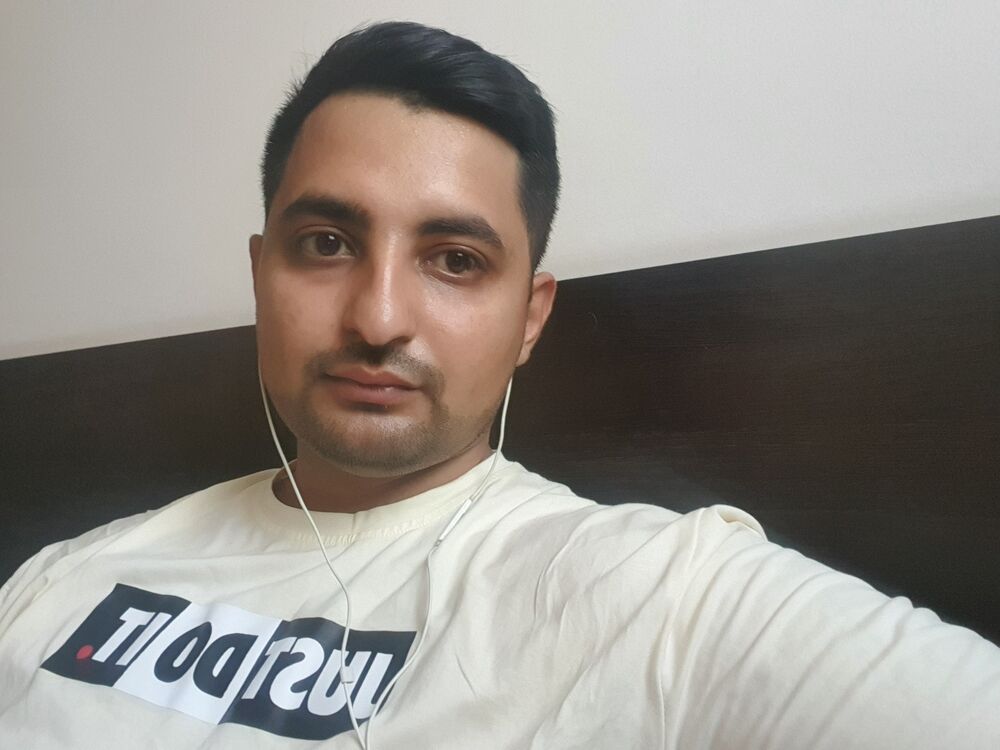  27151847  Alexander, 32 ,    