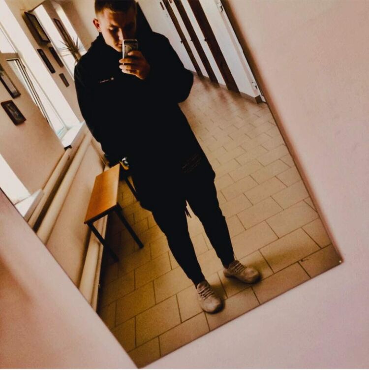 29275187  Yury, 24 ,    