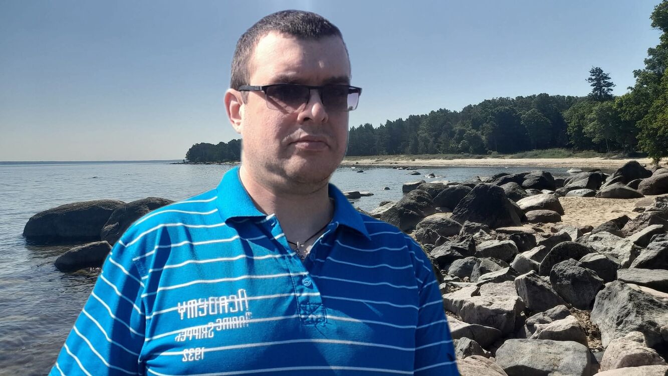  54120967  Konstantin, 45 ,    