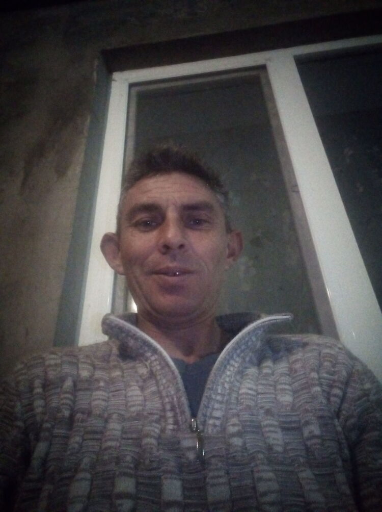  32670787  Denis, 41 ,    