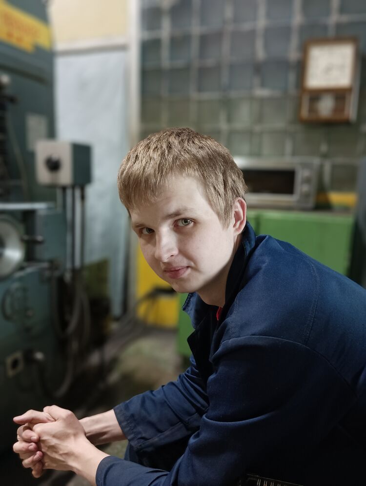  ,   Ivan, 28 ,   c 