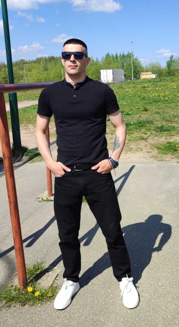  44487207  Pavlo, 24 ,    