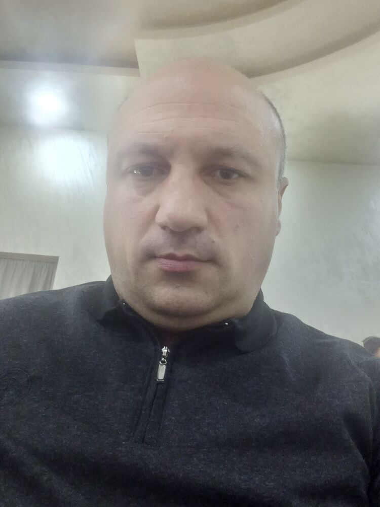  ,   Gagik, 47 ,   ,   