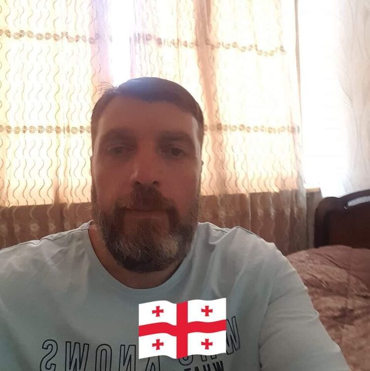  39766827  Kaxa, 48 ,    