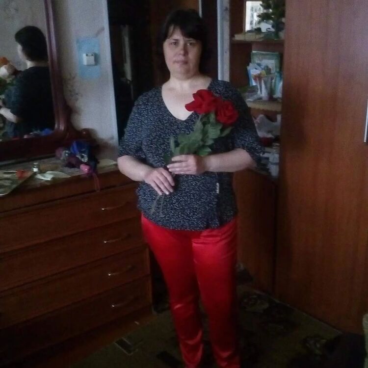  52010017  Elena, 52 ,    