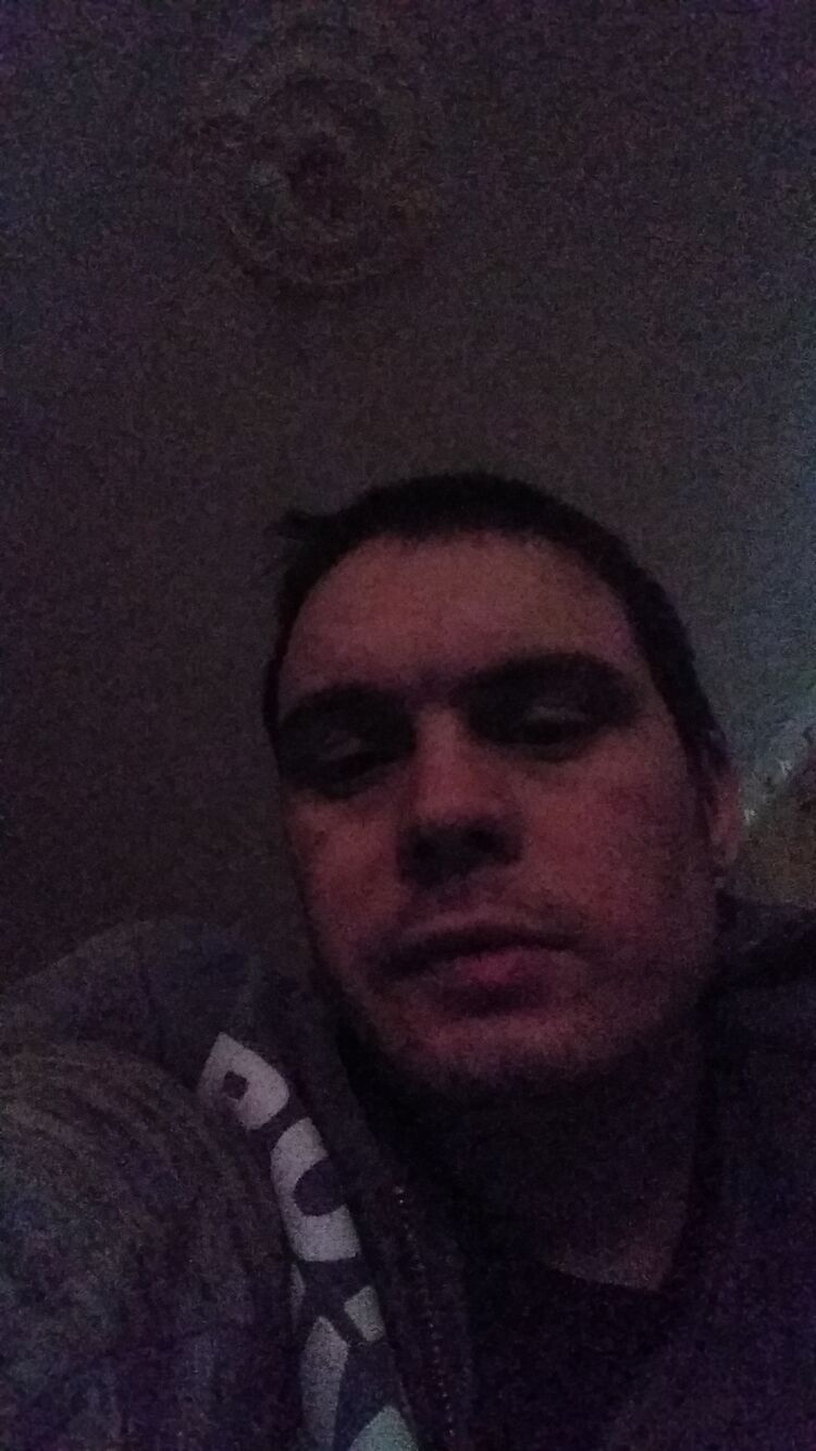  48319657  Artur, 29 ,    