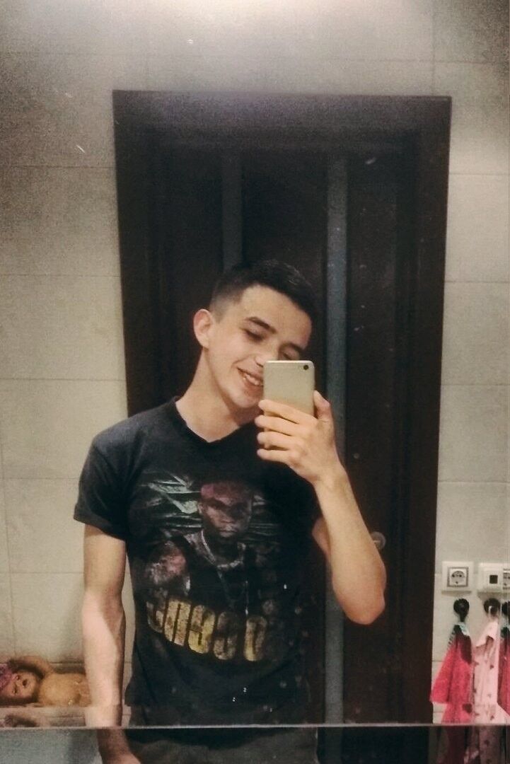  36006247  Alexey, 25 ,    