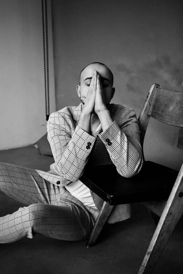  27279607  Alex, 31 ,    