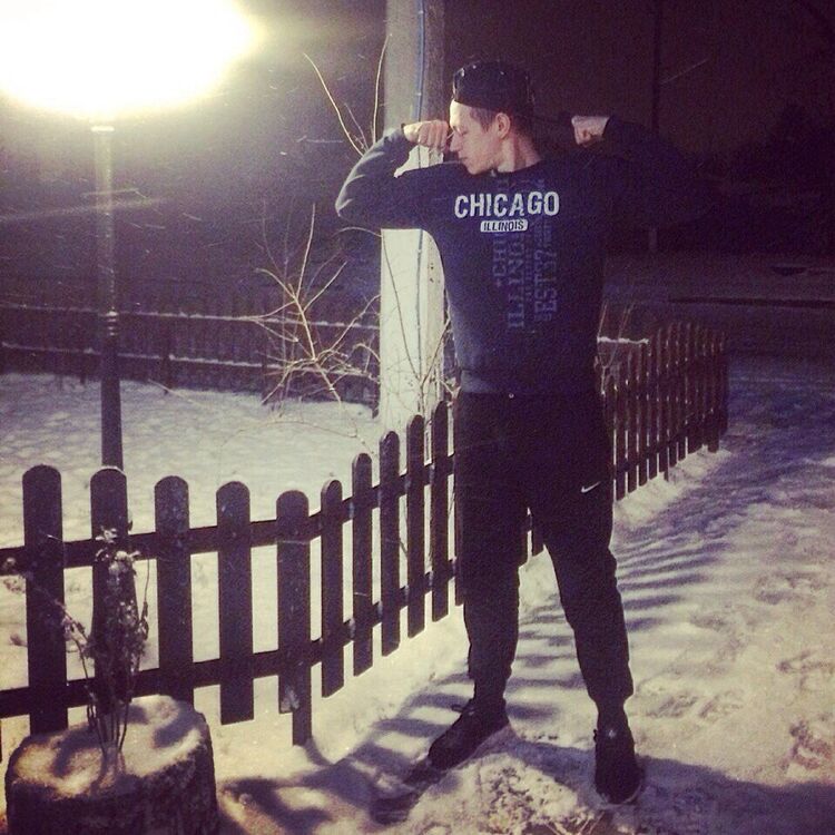  8472307  Leva Leva, 31 ,    