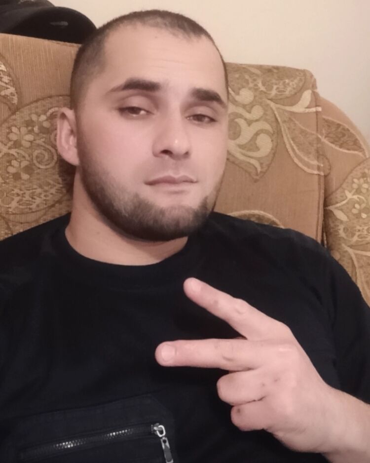  47206227  Fidel, 31 ,    -