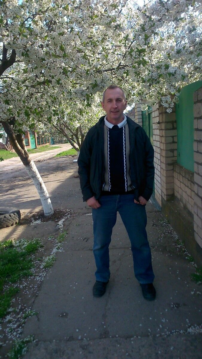  14958987  VIKTOR, 51 ,    