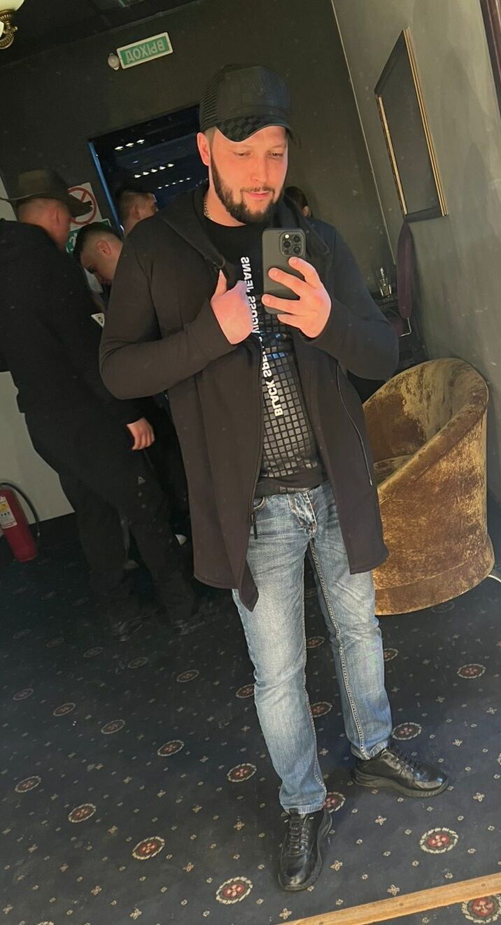  ,   Ruslan, 39 ,   ,   , c 