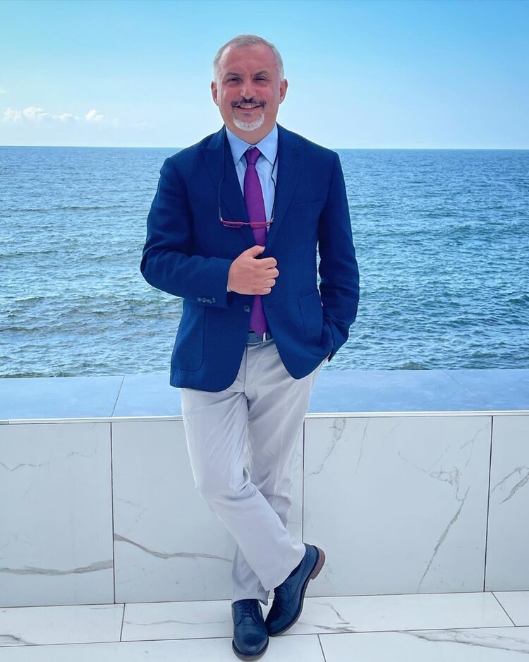  ,   Alex, 60 ,   ,   
