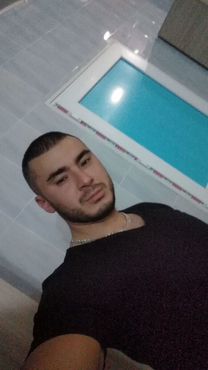 18766857  , 39 ,    