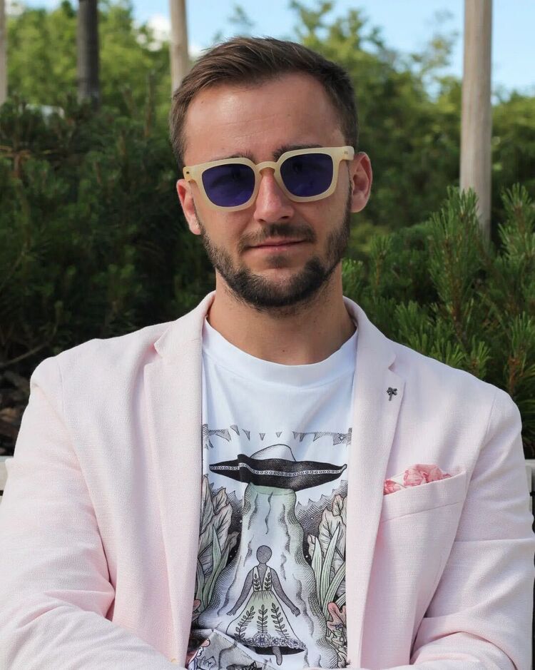  33027767  Ilya, 29 ,    Limassol