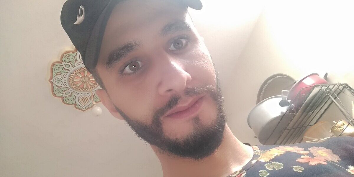  ,   Zakaria, 31 ,   ,   , c 