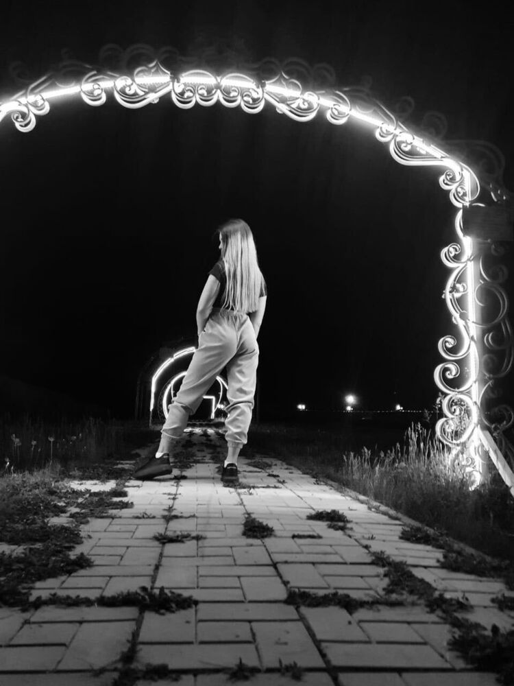  44108277  No name, 24 ,    