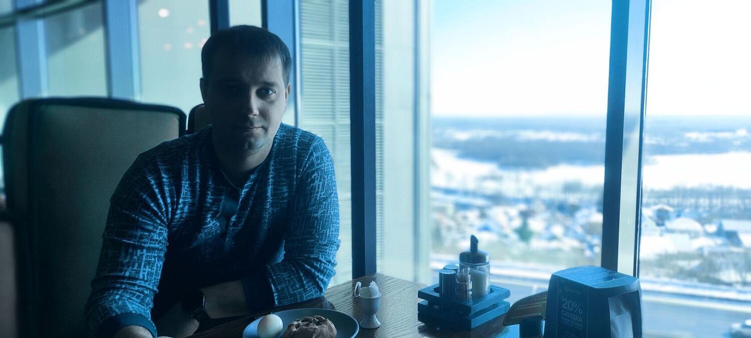  40730007  Roman, 33 ,    