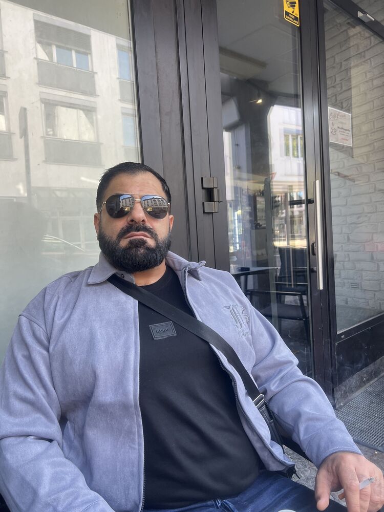  52636227  Armen, 45 ,    Dortmund